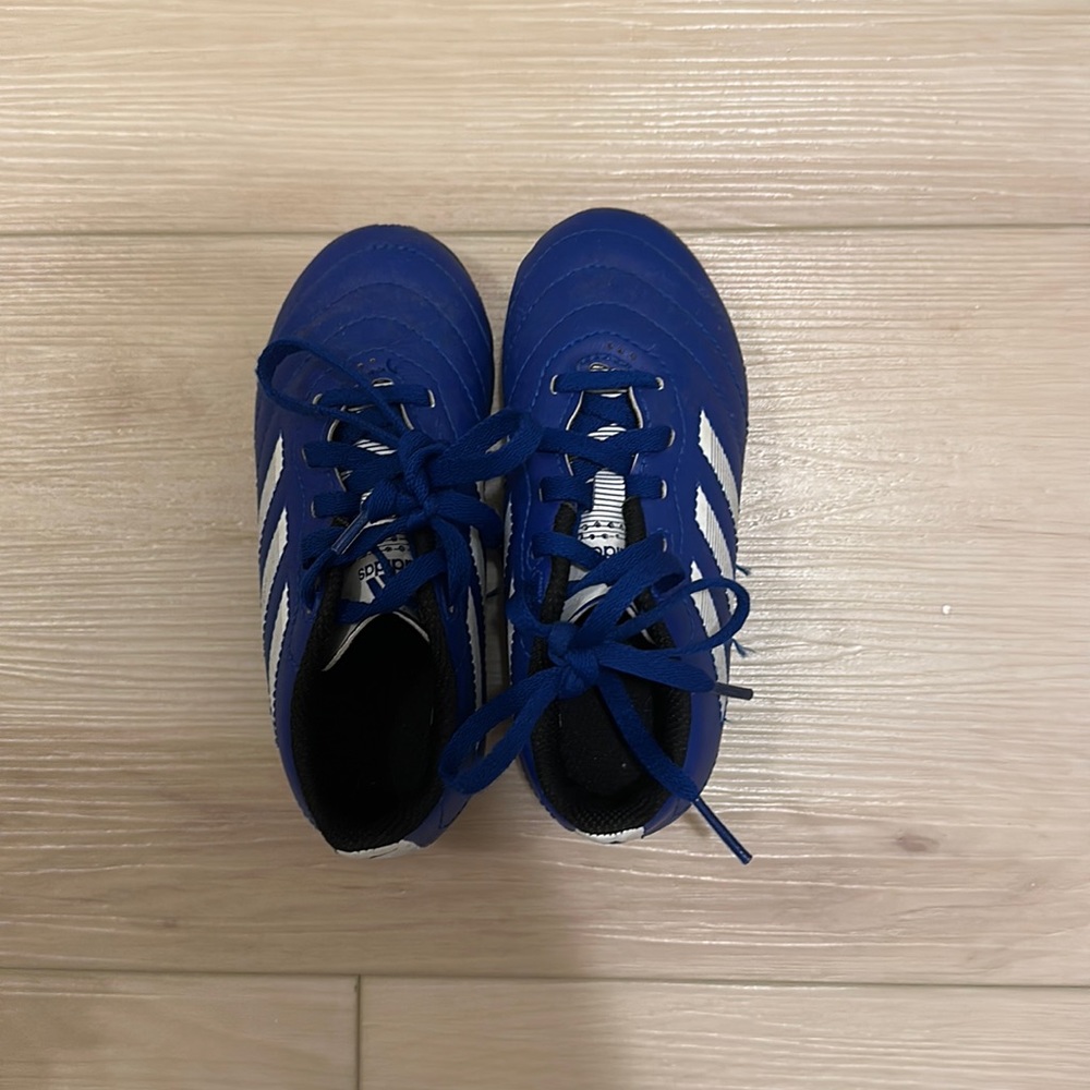 Adidas toddler size 10 soccer cleats